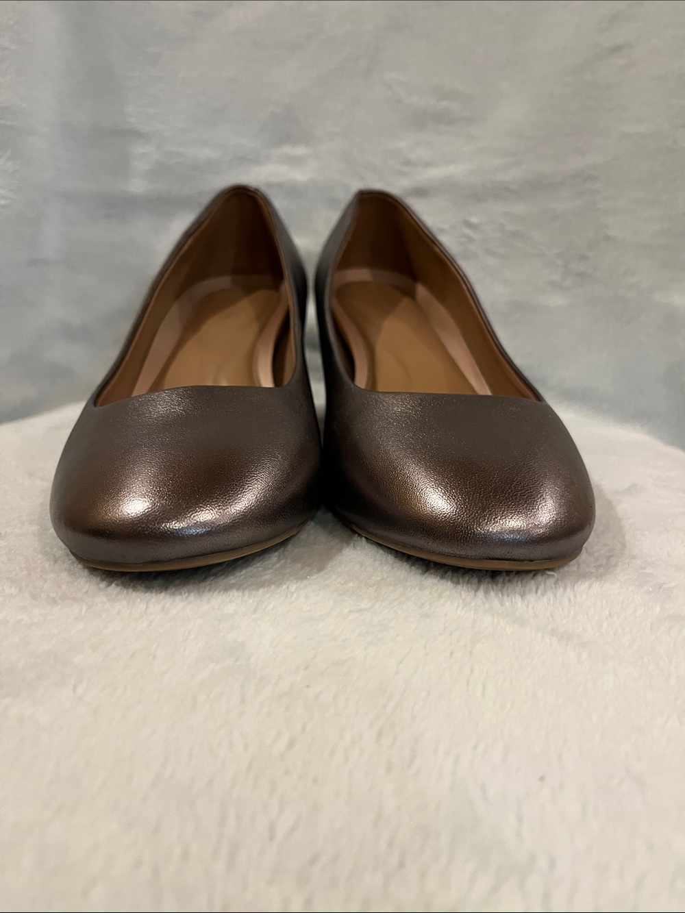 Aerosoles block heel pumps Round toe, arch support, padded. Silver metallic 10.5 - Picture 6 of 12